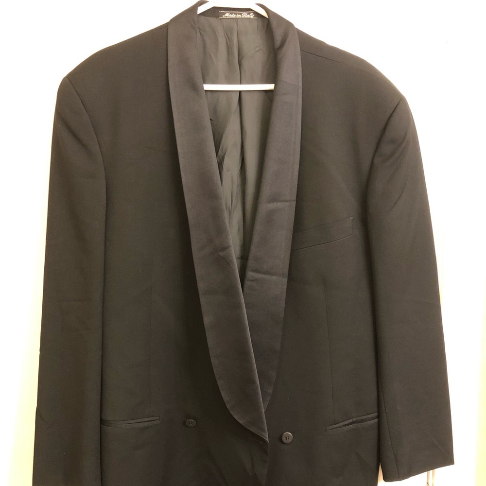 Black Giorgio Armani Blazer from his Le Collezioni line. Handmade in Italy